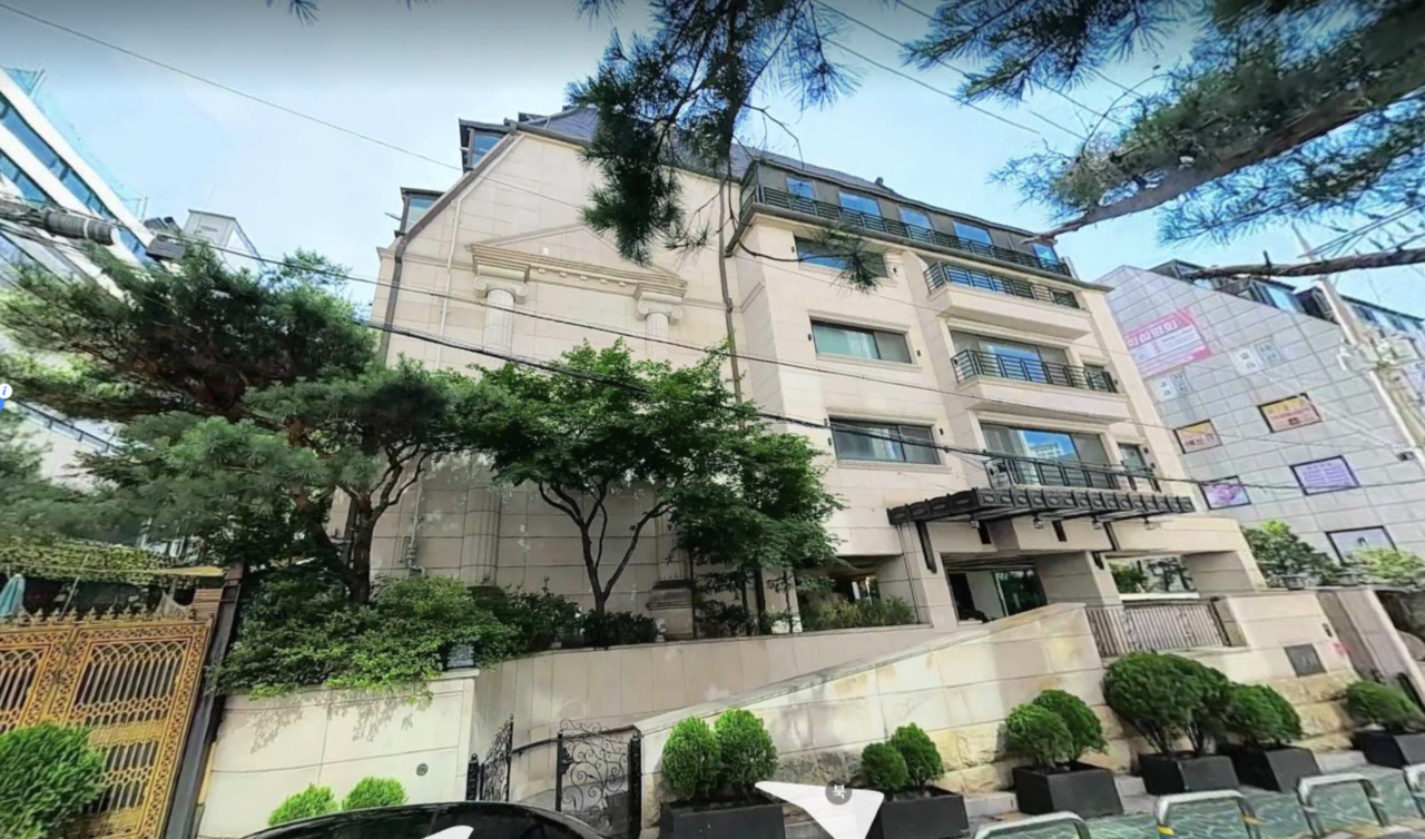 감정가 32억에서 20억까지 반토막 폭락! 서초구 반포동 63평 대형 아파트, 인수금 0원 절대 기회! 감정가 32억에서 20억까지 반토막 폭락! 서초구 반포동 63평 대형 아파트, 인수금 0원 절대 기회!